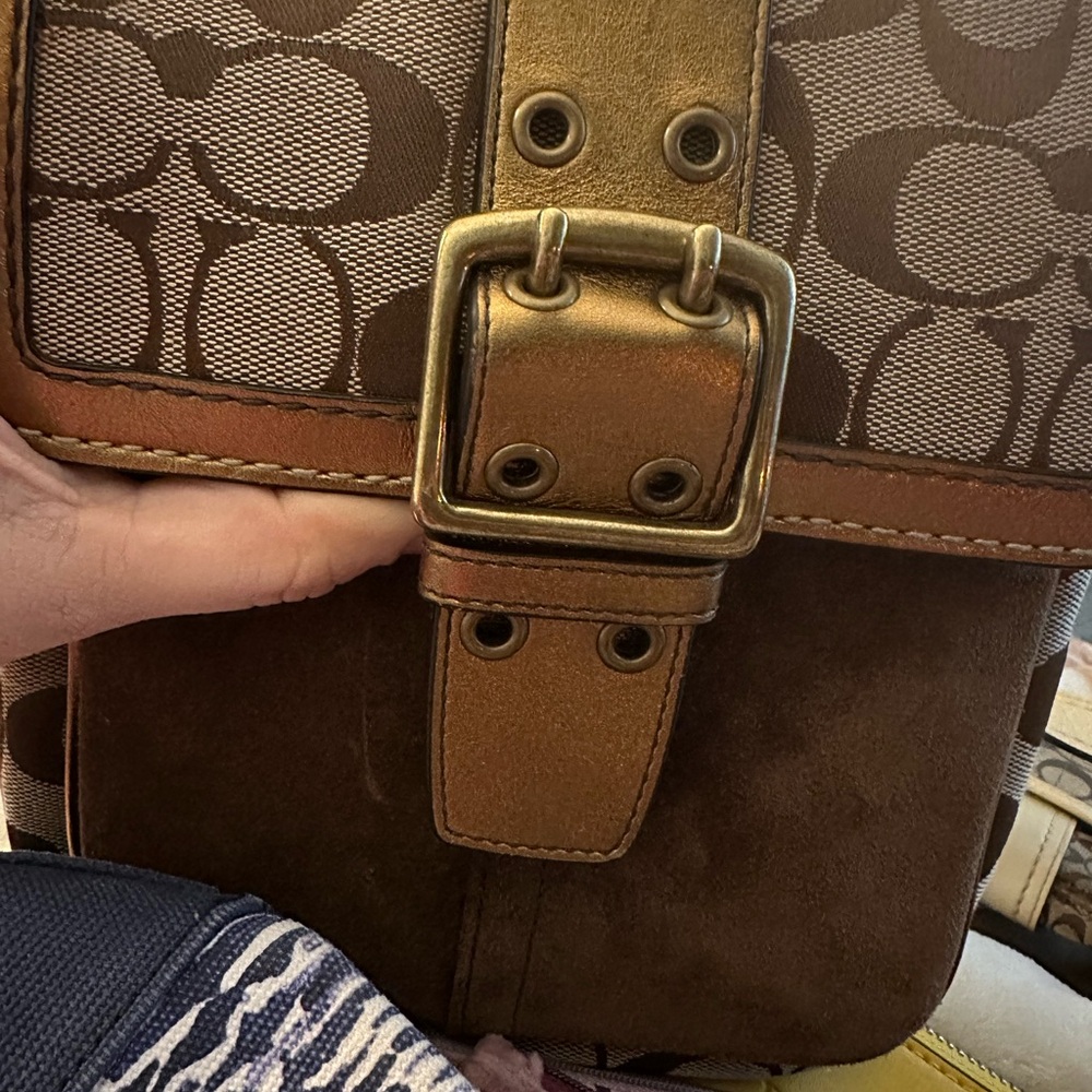 Coach CrossBody - Picture 4 of 12